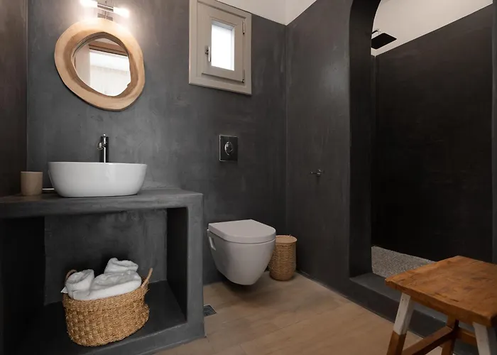 Achilleos, Avlia Naxos, By Naxosvibe Plaka (Naxos)