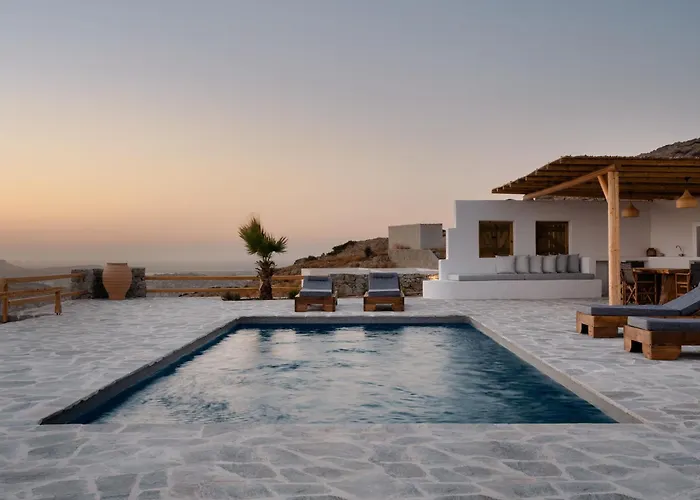 Achilleos, Avlia Naxos, By Naxosvibe Plaka (Naxos)